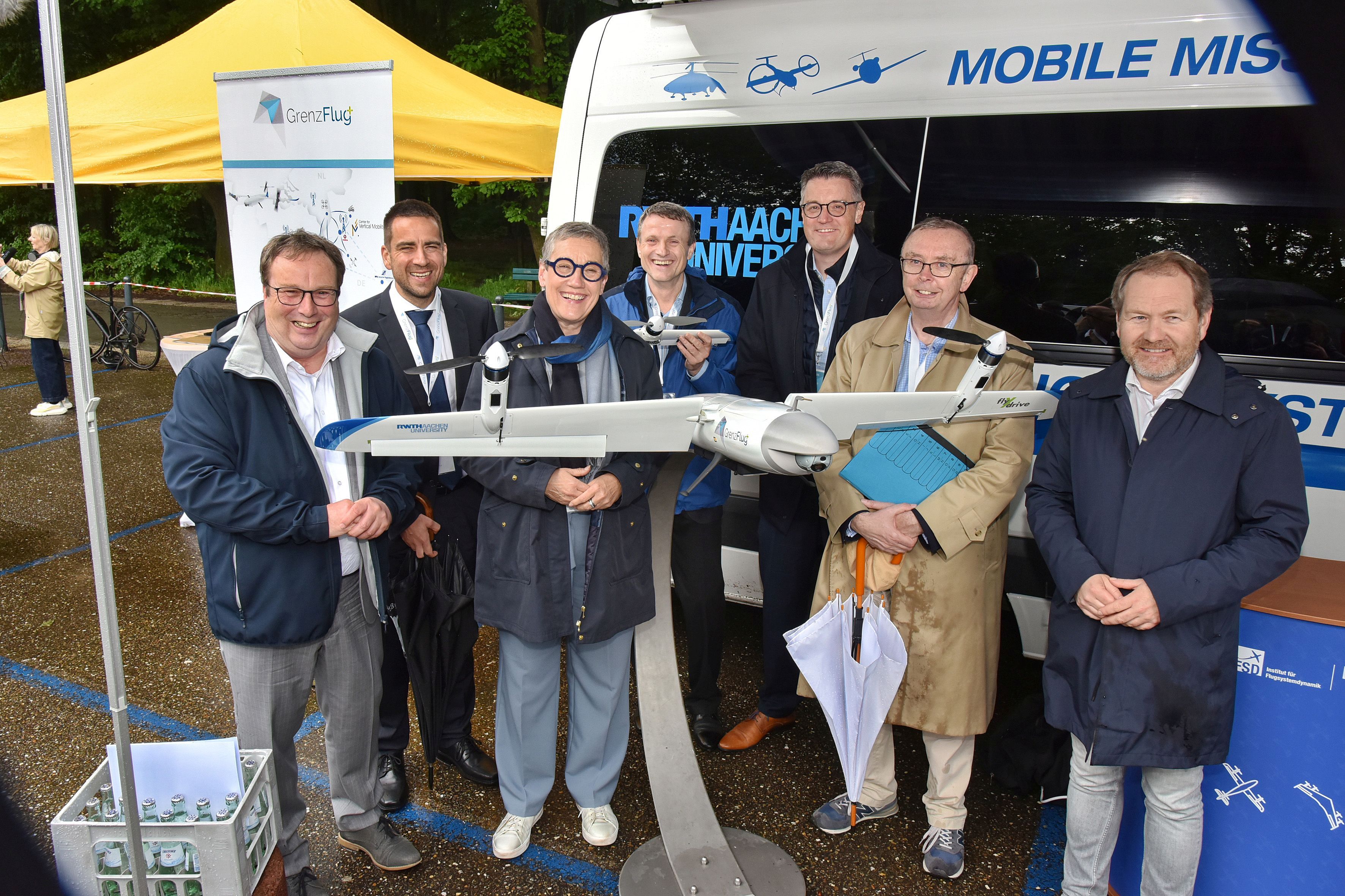 Abschlussdemonstration: „Grenzenlos fliegen – grenzenlos retten“